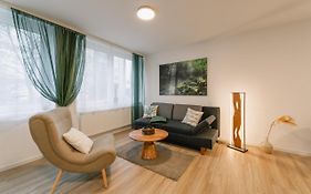 Modernes 2-Zimmer Themen-Apartment Im Zentrum
